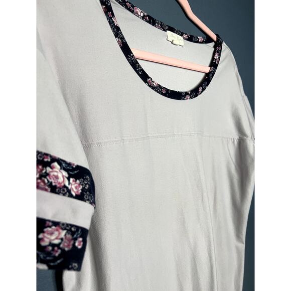 Ultra Flirt Super Soft Pajama Top with Floral Edging Size Medium Purple - Picture 4 of 7